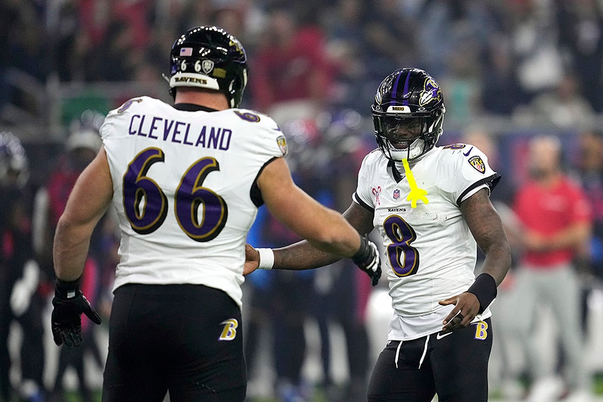Baltimore Ravens vs Houston Texans NFL Football game Photos: Lamar Jackson