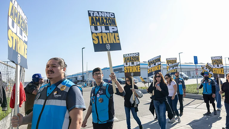 Amazon workers on strike in the US. - X/@Teamsters
