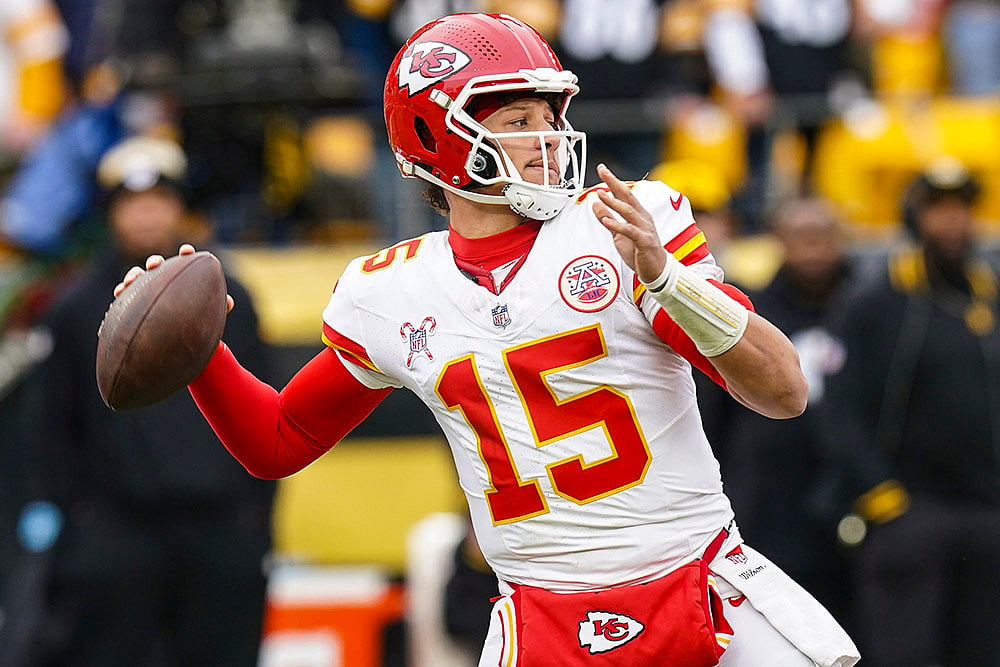 NFL Kansas City Chiefs vs Pittsburgh Steelers Football pics: Patrick Mahomes