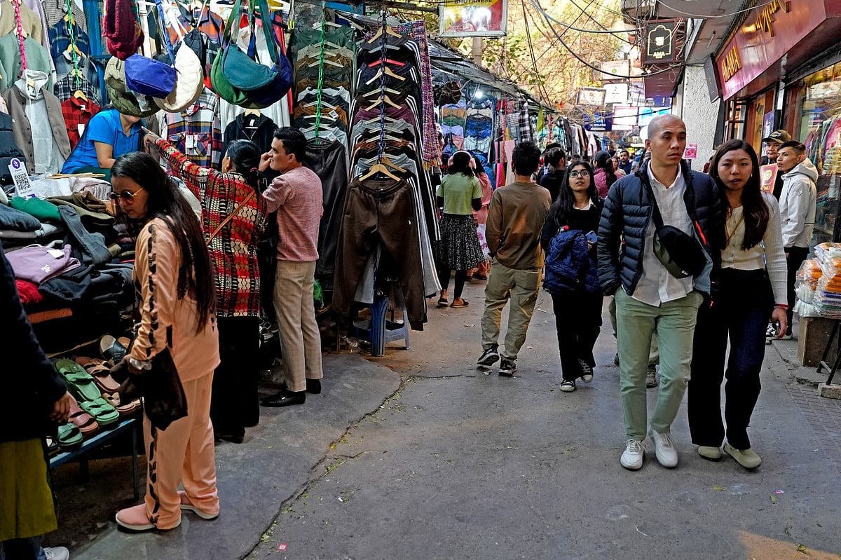 Majnu-Ka-Tilla is bustling with visitors