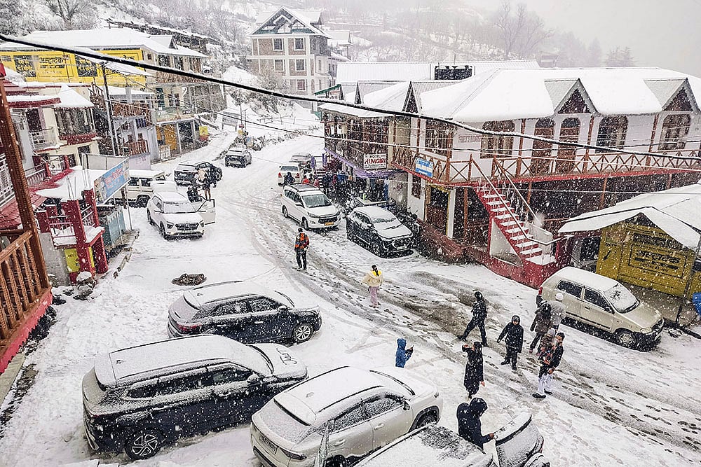 Weather: Snowfall in Uttarkashi Snowfall in Himalayan region