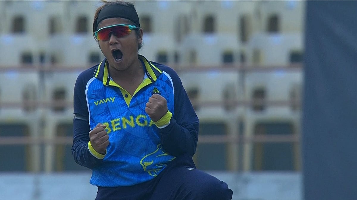 Photo: X | BCCI Women : Bengal cricketer Saika Ishaque during the semi-final match in the Senior Women's One-Day Trophy 2024.