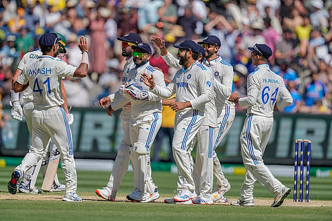 India Vs Australia, 4th Test Day 4: Indian players celebrates the wicket of Australia's Mitchell Starc