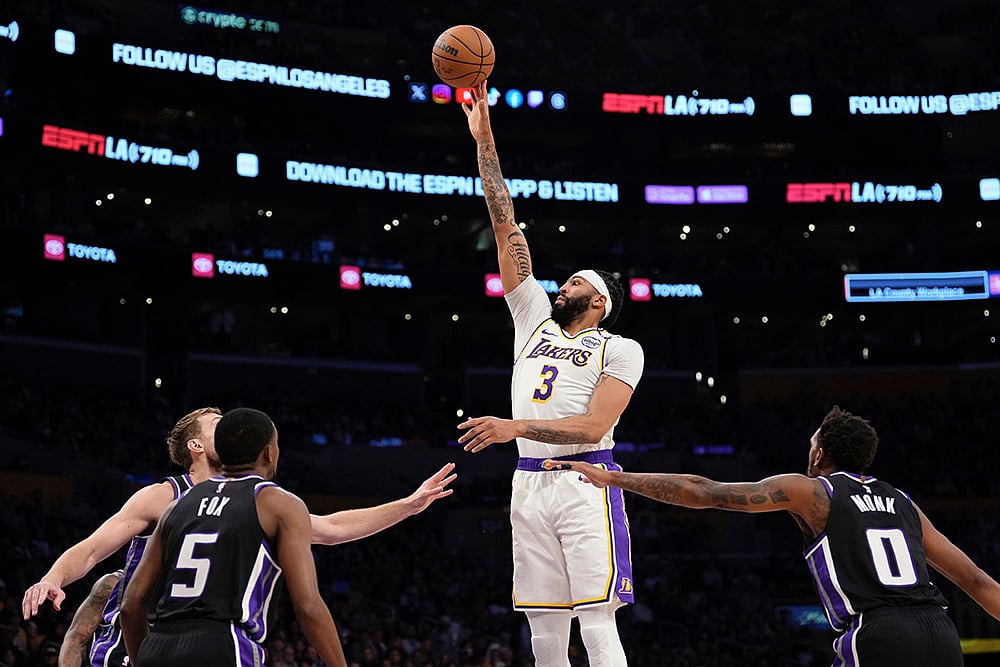 NBA 2024-25 Los Angeles Lakers vs Sacramento Kings basketball game pics: Anthony Davis