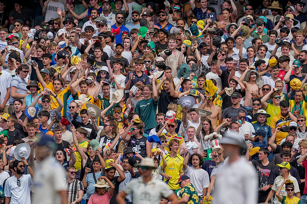 BGT series at Melbourne Cricket Ground IND Vs AUS Boxing Day 4th Test Day 5 Pics: Shane Warne