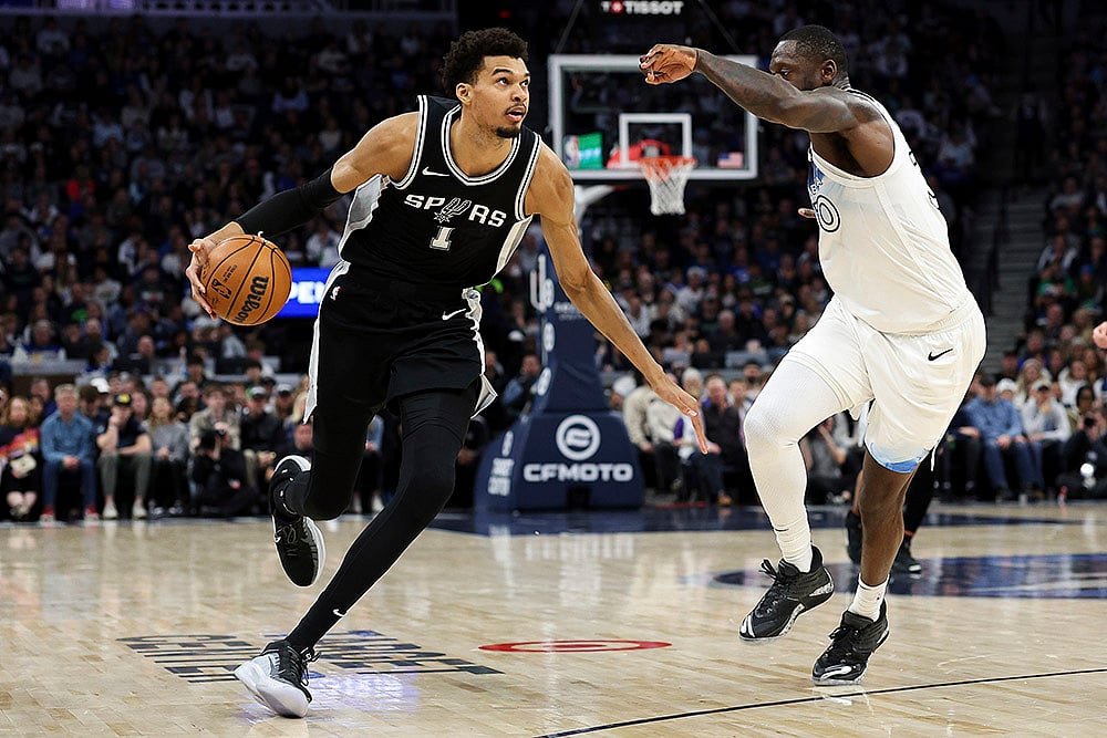 NBA 2024-25 Minnesota Timberwolves Vs San Antonio Spurs Basketball game photos:  Julius Randle 