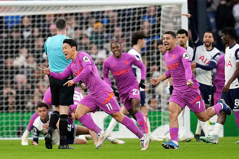 EPL 2024-25 soccer match Tottenham Hotspur and Wolverhampton Wanderers pics: Hwang Hee-Chan