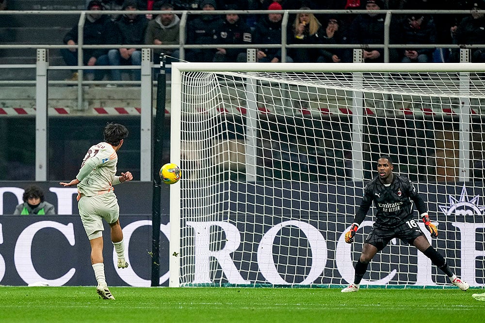 Italy Soccer Serie A match AC Milan vs Roma football pics: Paulo Dybala