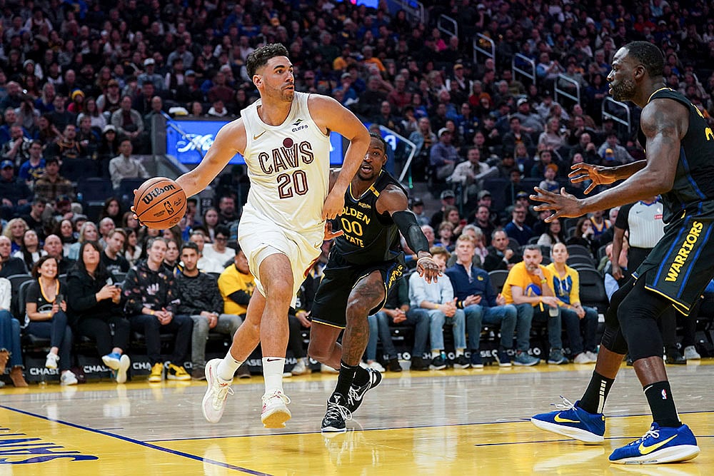 NBA Basketball game Cleveland Cavaliers vs Golden State Warriors match pics: Georges Niang