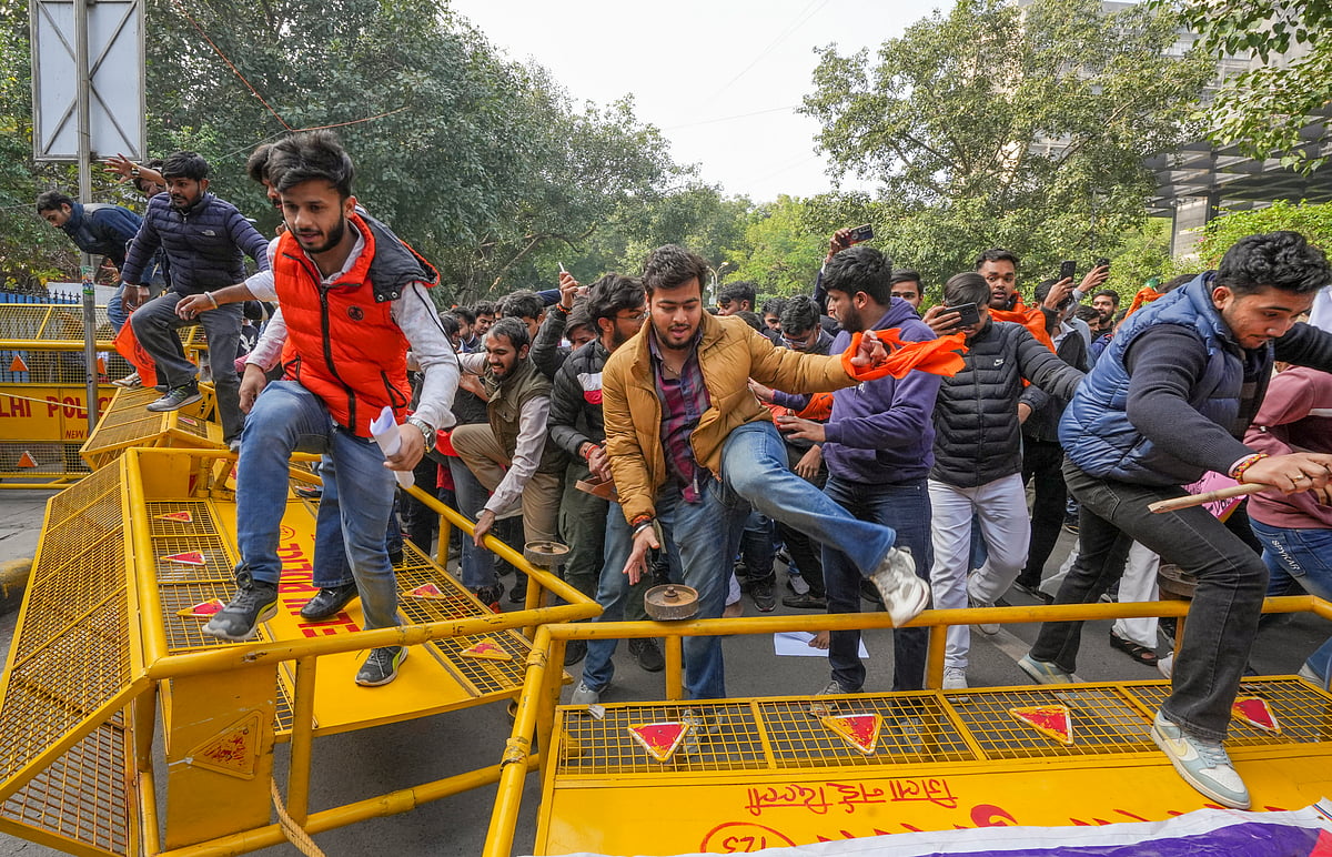 PTI : ABVP members protest against the alleged sexual assault on a student of Anna University, outside the Tamil Nadu Bhawan in New Delhi, Monday, Dec. 30, 2024.