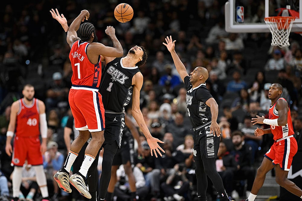 NBA Basketball Game: San Antonio Spurs vs Los Angeles Clippers