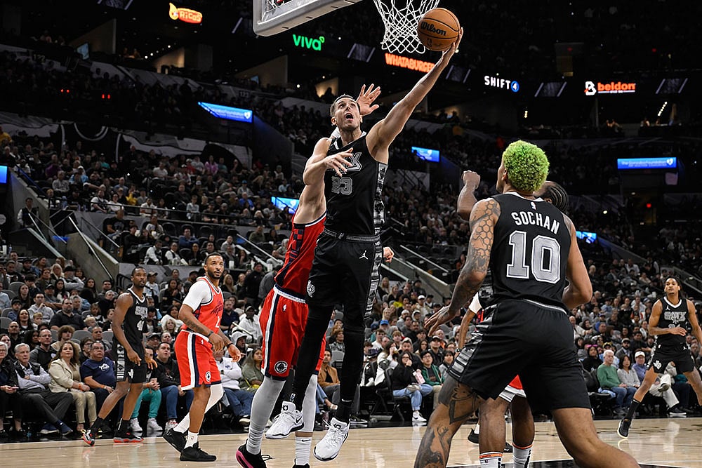 NBA Basketball: Los Angeles Clippers vs San Antonio Spurs
