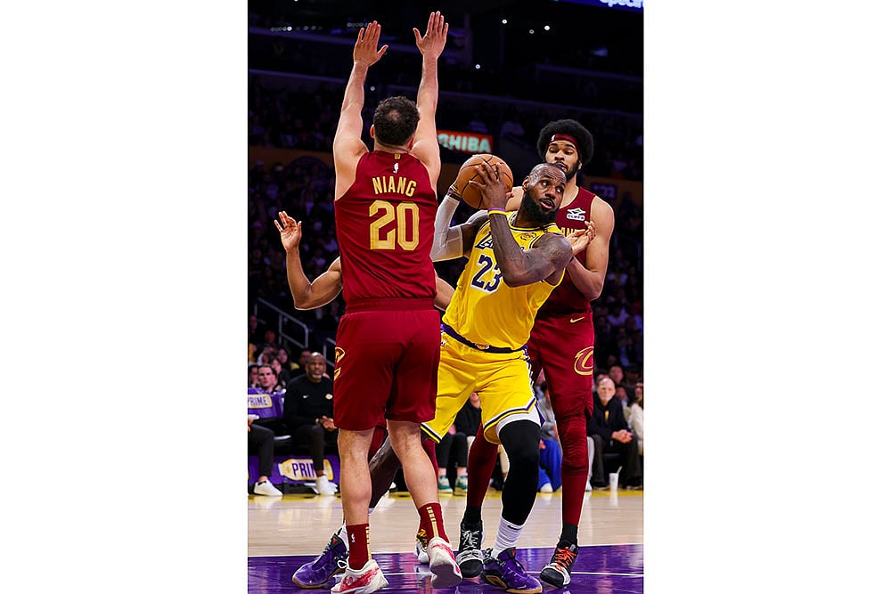 Basketball: Cleveland Cavaliers vs Los Angeles Lakers