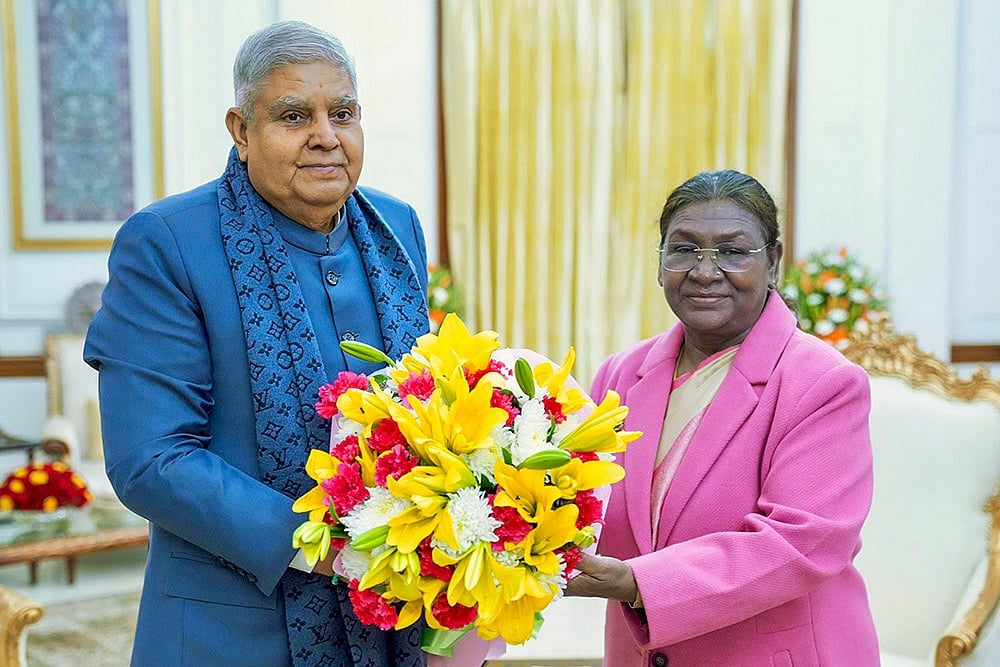 Prez Murmu, VP exchange new year greetings