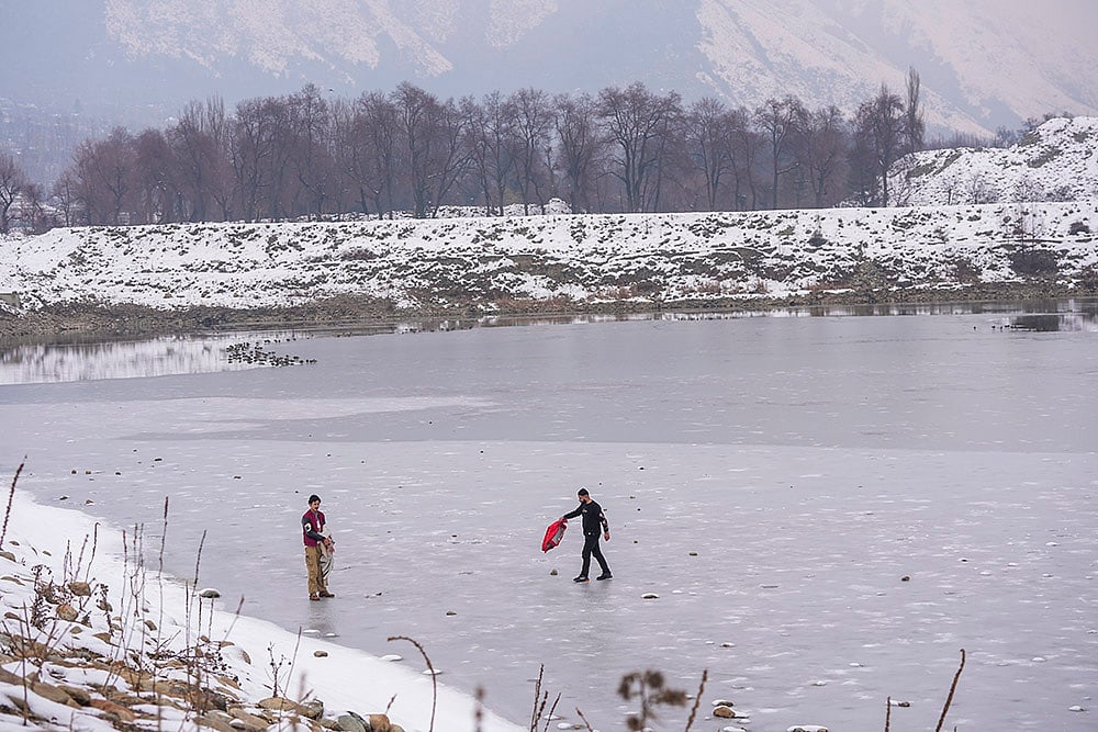 India Winter Season Jammu & Kashmir Cold Weather pics_4