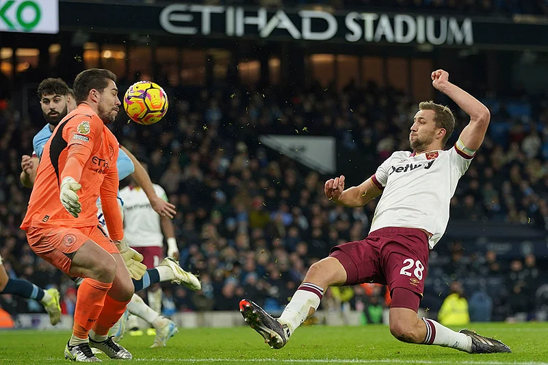 English Premier League soccer match West Ham and Manchester City photos: Tomas Soucek