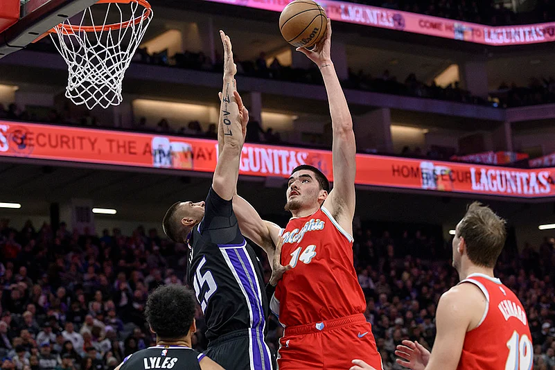 NBA Basketball game Memphis Grizzlies vs Sacramento Kings Basketball photos: Zach Edey