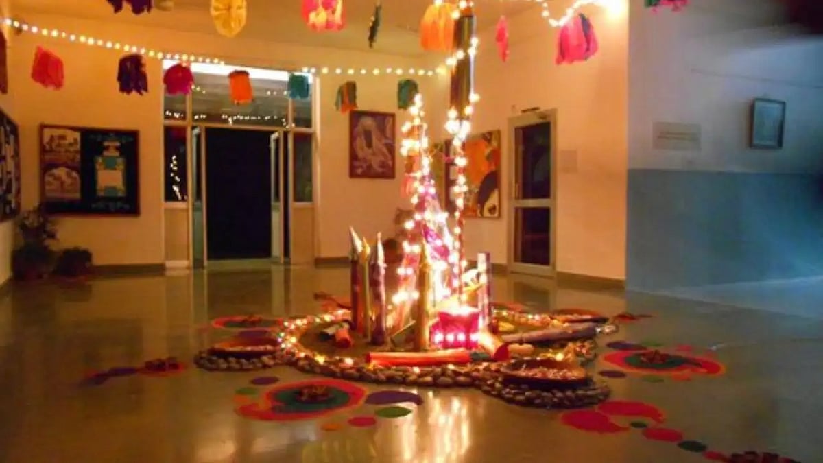 Decorate the area around the bonfire