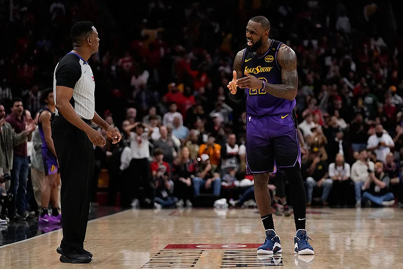 NBA Basketball: Houston Rockets vs Los Angeles Lakers