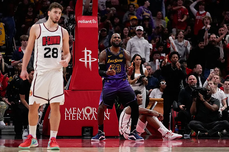 NBA Basketball: Los Angeles Lakers vs Houston Rockets