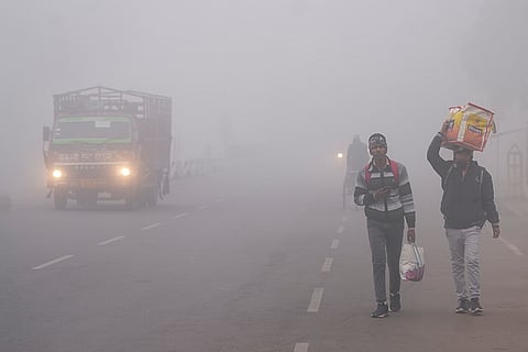 Weather: Fog in Lucknow