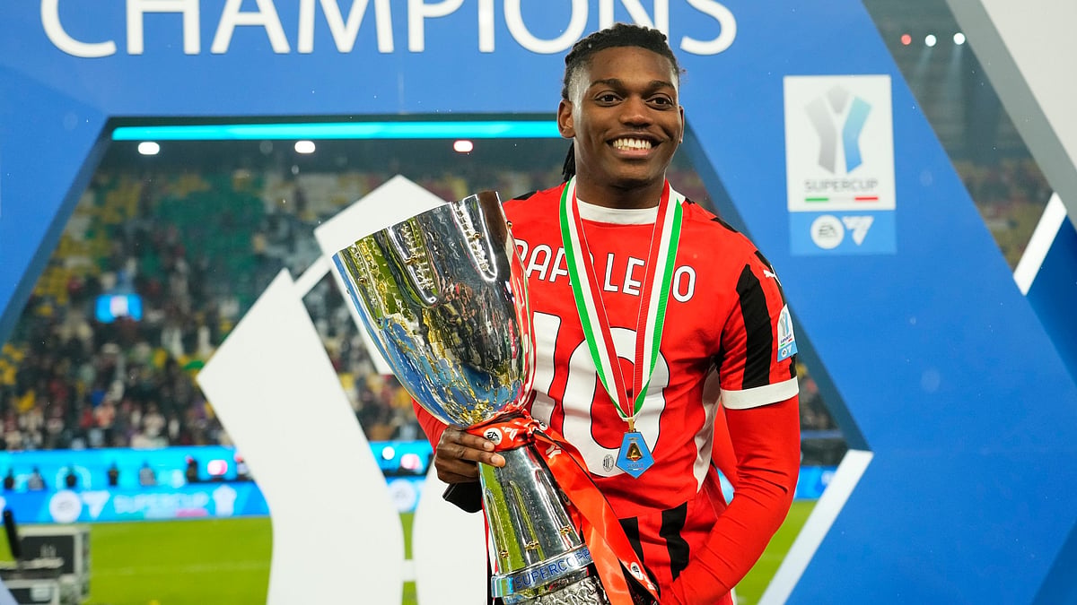 Milan winger Rafael Leao - null
