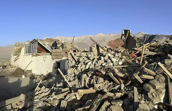 6.8 magnitude earthquake hits Tibet, Nepal