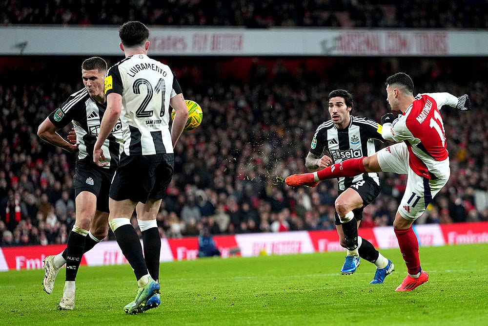 EFL Cup Semi final first-leg Arsenal Vs Newcastle United soccer match photos: Gabriel Martinelli