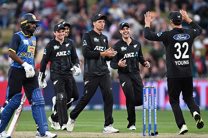 New Zealand Vs Sri Lanka Cricket NZ vs SL 2nd ODI at Hamilton photos: