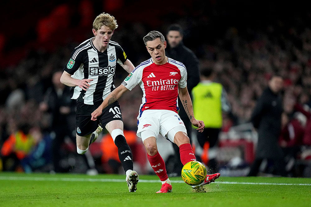 EFL Cup Semi final first-leg Arsenal Vs Newcastle United soccer match photos: Leandro Trossard