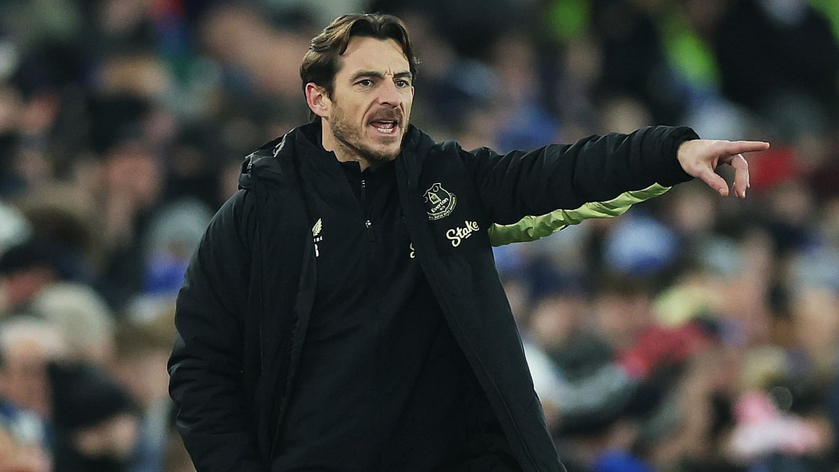 Baines applauded Everton's players