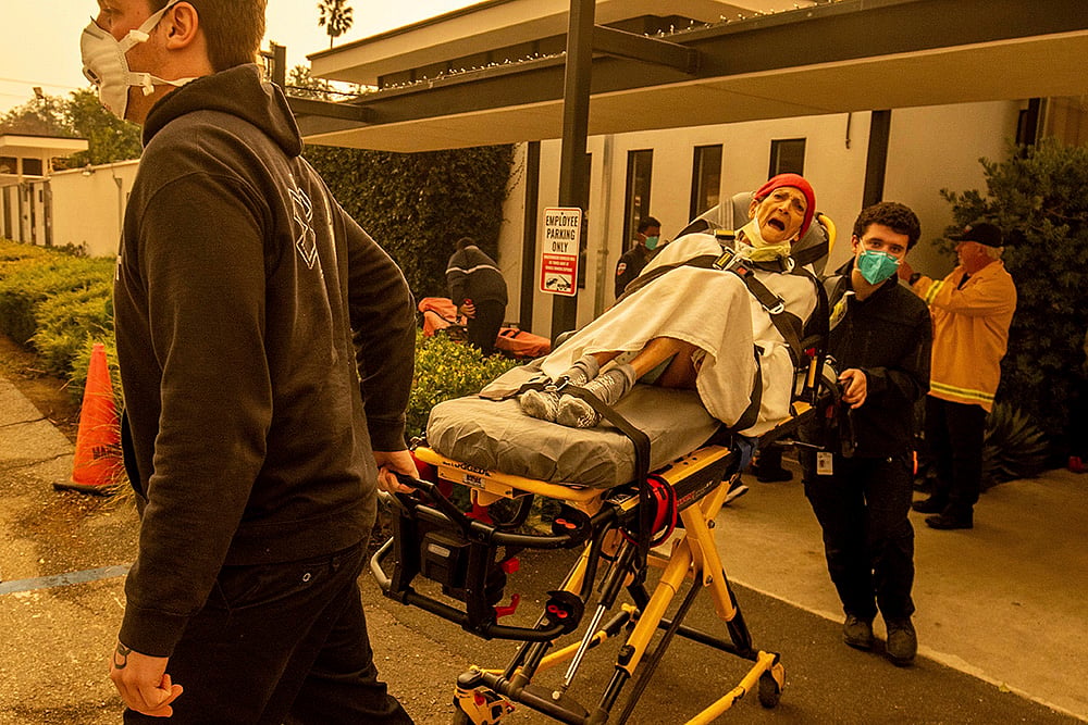 California Wildfires 2025 Photo Gallery: Eaton Fire Evacuation in Altadena