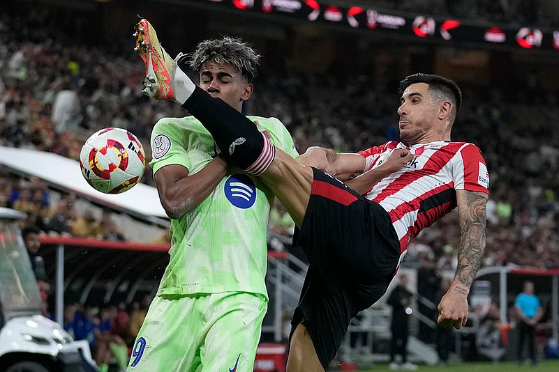 Spanish Super Cup semi final Athletic Bilbao and Barcelona match photos: Yuri Berchiche