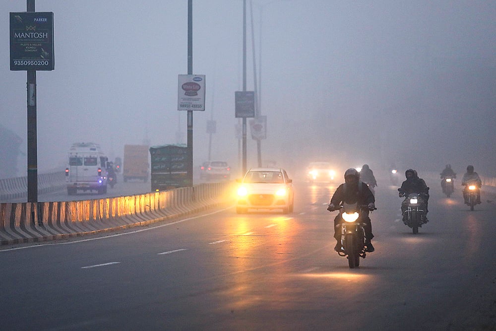 North India Weather Fog in Delhi photo: 6