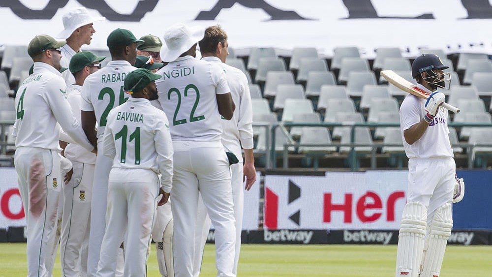 File : Virat Kohli, Kagiso Rabada's Cape Town Tie 