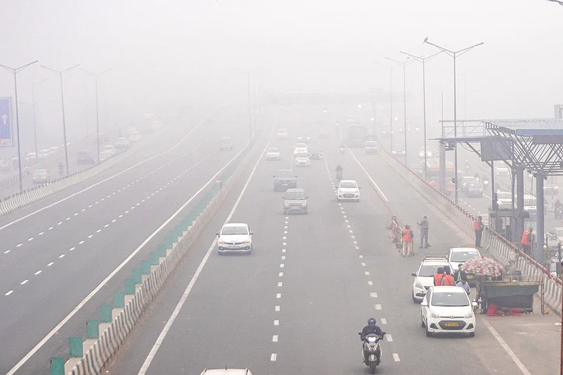 North India Weather Fog in Delhi photo: 10