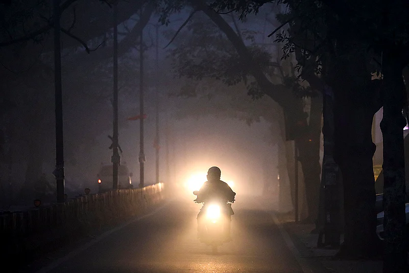 North India Weather Fog in Delhi photo: 3