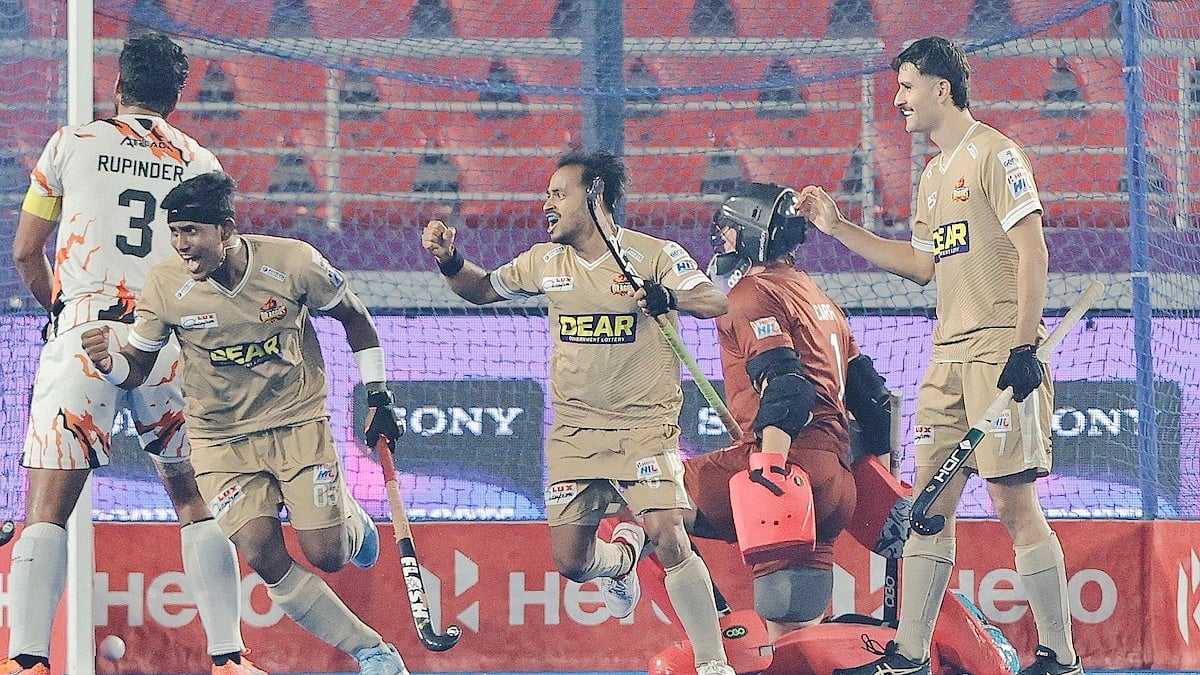 HIL : Tamil Nadu Dragons players celebrate.