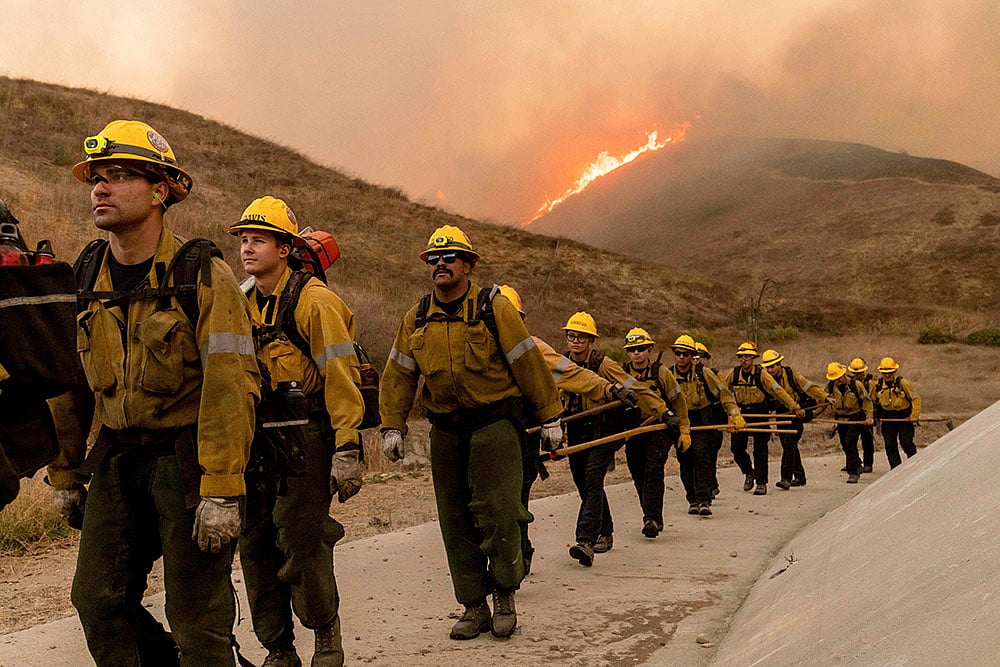 | Photo: AP/Ethan Swope : Kenneth Fire in Los Angeles