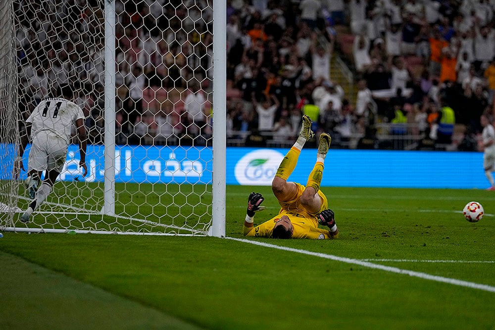| Photo: AP/Altaf Qadri : Spanish Super Cup: Real Madrid's Rodrygo celebrates after scoring his side's third goal 