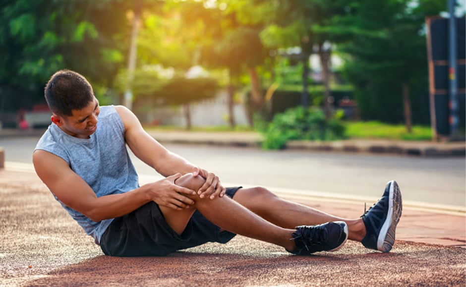 Top Home Remedies For Knee Pain That Work Naturally
