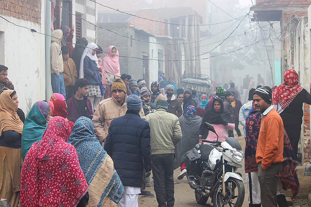 5 of family found dead at home in UPs Meerut