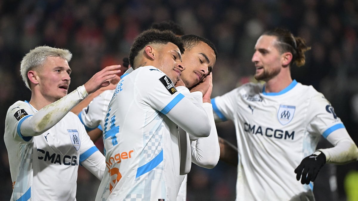 Marseille celebrate their equaliser against Rennes