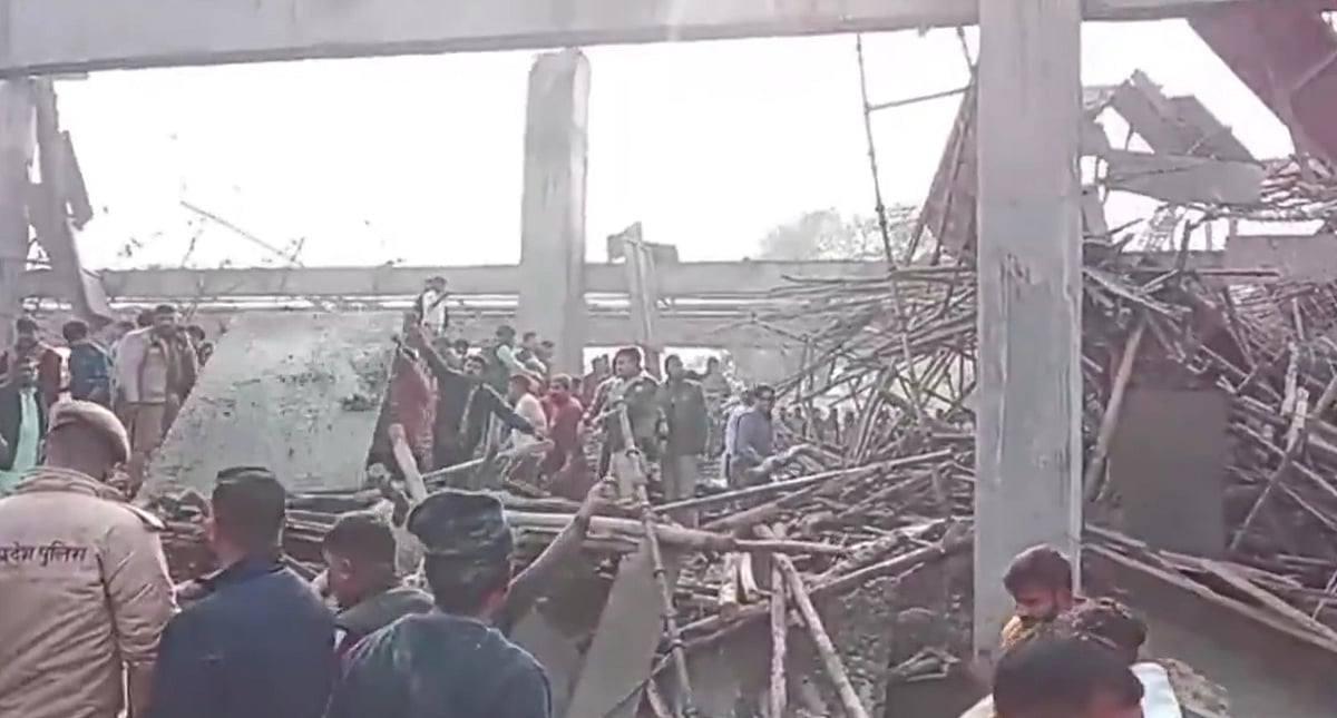 PTI : Uttar Pradesh: Under-construction building collapses in Kannauj