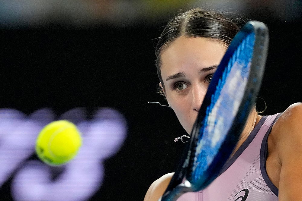 Australian Open tennis Championship Zheng Qinwen Vs Anca Todoni photo: 7