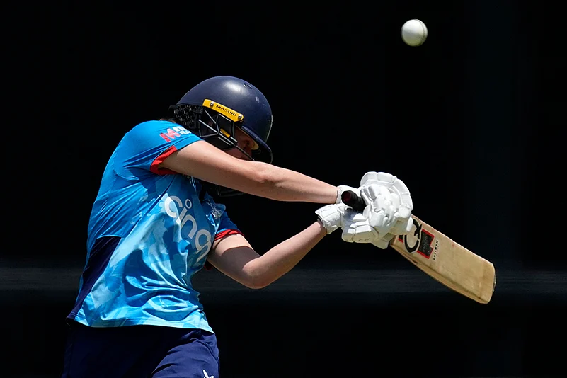 Womens Ashes 2025 AUS-W Vs ENG-W 1st ODI Cricket photo: Lauren Filer