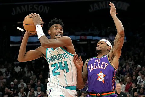NBA 2024-25: Hornets forward Brandon Miller (24) drives to the basket 