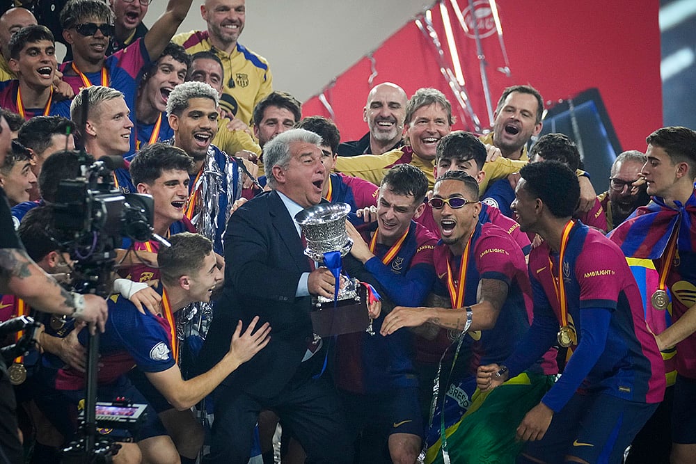 Saudi Spanish Super Cup 2025 Final match FC Barcelona vs Real Madrid football gallery_Joan Laporta
