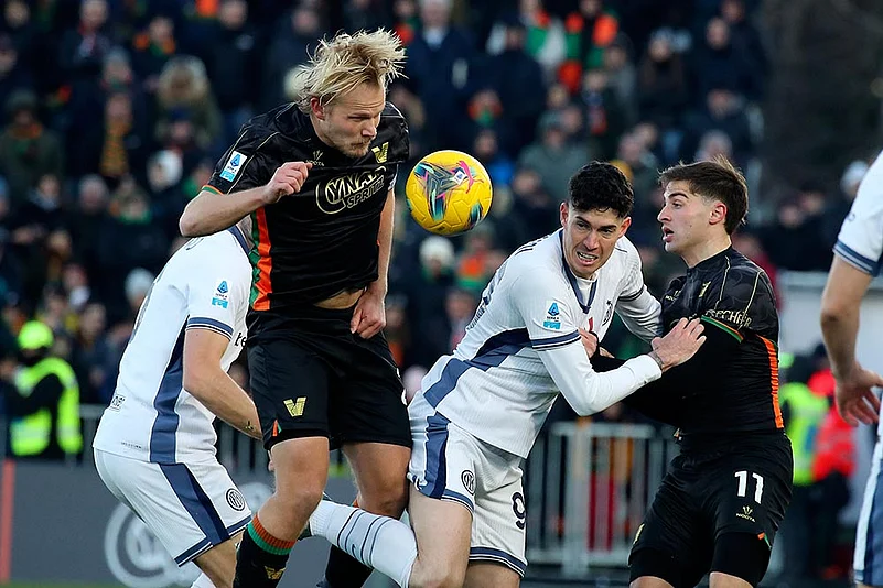 Serie A Soccer: Venezia vs Inter Milan