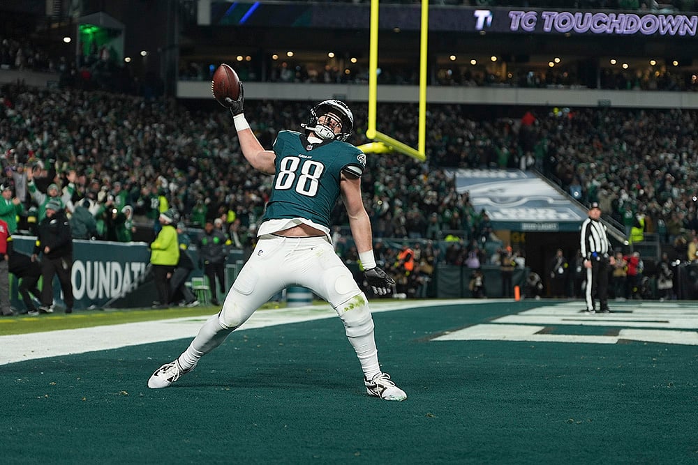 | Photo: AP/Matt Slocum : NFL Football Play-off - Packers vs Eagles: Eagles tight end Dallas Goedert celebrates his touchdown